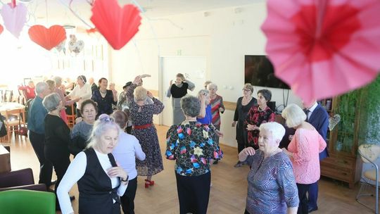 Bal karnawałowy seniorów w DDPS nr 3