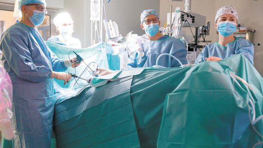 blok operacyjny - robot