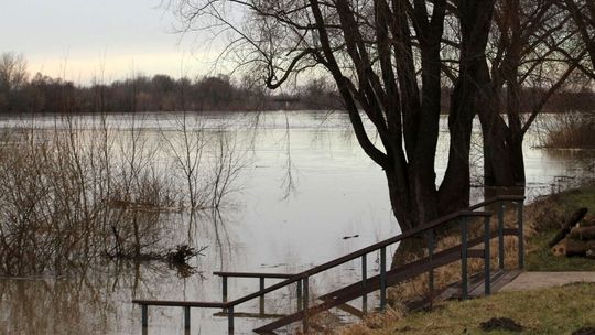 Wisła przekroczyła stan ostrzegawczy