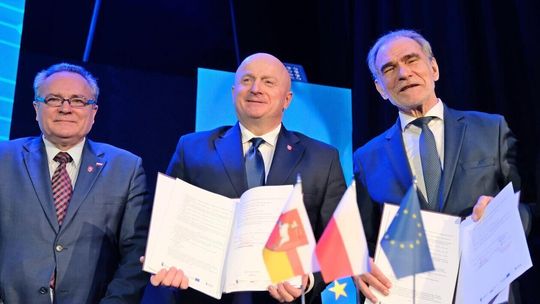 Podpisanie umowy o dofinansowanie na projekt e-geodezja II 