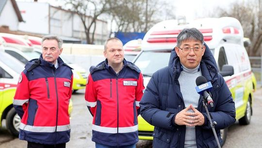 PCK przekazuje ambulanse do Ukrainy