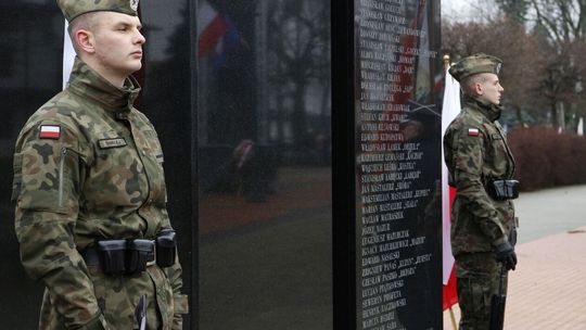 Odsłonięcie pomnika ofiar egzekucji w Kurowie