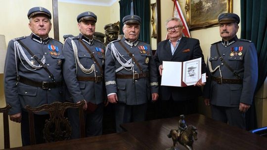 Podpisanie umowy o współpracy pomiędzy Powiatem Parczewskim, a Związkiem Piłsudczyków Podpisanie umowy o współpracy pomiędzy Powiatem Parczewskim, a Związkiem Piłsudczyków