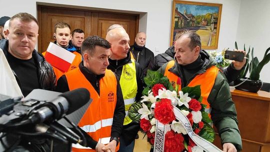 Biała Podlaska. Rolnicy pod Urzędem Miasta Biała Podlaska. Rolnicy pod Urzędem Miasta