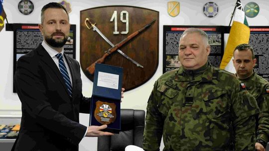 Wicepremier, szef MON w 19 LBZ Wicepremier, szef MON w 19 LBZ