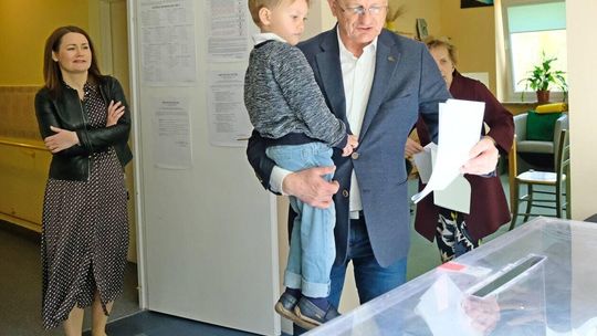 Wybory samorządowe 2024. Głosowanie w OKW nr 126, 191 i 100 w Lublinie Wybory samorządowe 2024. Głosowanie w OKW nr 126, 191 i 100 w Lublinie