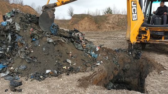 Niebezpieczne odpady zakopane na terenie kopalni kruszywa