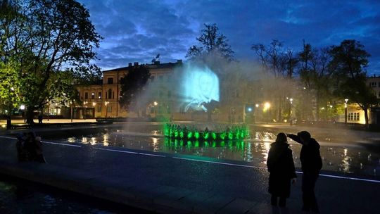  Fontanna multimedialna próbne pokazy po zimowej bezczynności przeszła pomyślnie