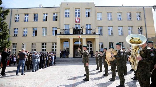 Podniesienie flagi na Starostwie Powiatowym w Lublinie 