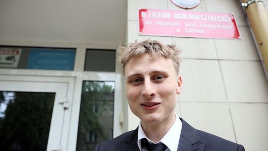 Uczniowie Zamoya po maturze z języka polskiego Uczniowie Zamoya po maturze z języka polskiego