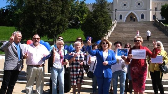 Kandydatki do PE z okazji Dnia Europy zaprosiły mieszkańców Lublina na tort