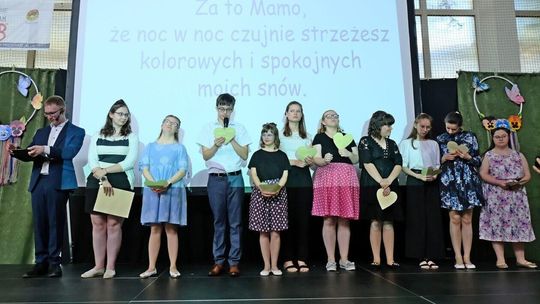 Specjalny Ośrodek Szkolno - Wychowawczy nr 1: występy podopiecznych z okazji Dnia Matki