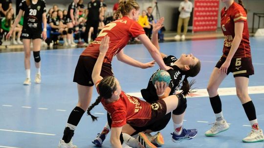 Mistrzostwa Polski Juniorek Młodszych: MKS FunFloor Lublin vs  UKPR Agrykola Warszawa