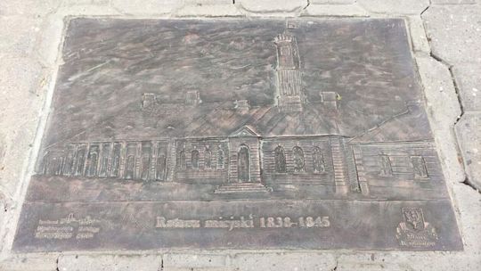 Płaskorzeźby z danymi budowlami Hrubieszowa