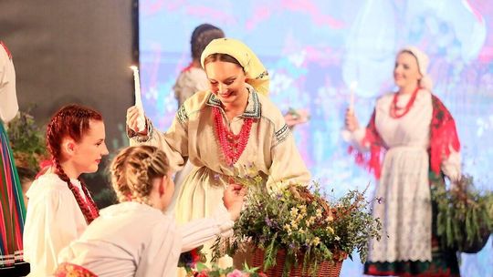 Noc Świętojańska w wykonaniu Zespołu Pieśni i Tańca im. Wandy Kaniorowej 