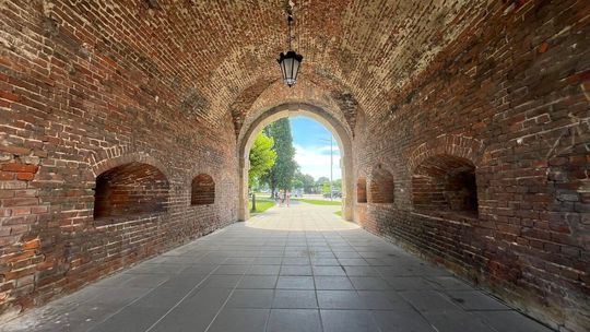 Stara Brama Lwowska przed trzecim etapem renowacji