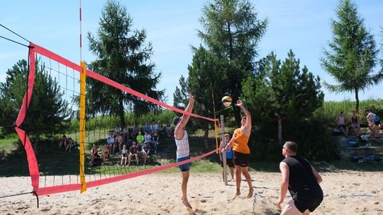 Turniej o Puchar Burmistrza Kraśnika w siatkówce plażowej