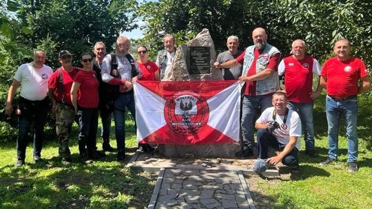 Motocykliści z Lubelszczyzny odwiedzili polskie mogiły na Ukrainie
