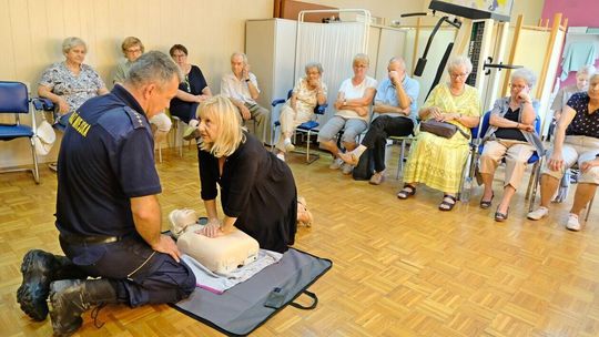 Warsztaty dla seniorów  pt. Pierwsza pomoc – ja też mogę uratować komuś życie