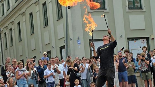 Gwałtowna ulewa na zakończenie Carnavalu Sztukmistrzów Gwałtowna ulewa na zakończenie Carnavalu Sztukmistrzów