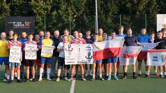 Omega i byli Motorowcy na boisku uczcili 80. rocznicę wybuchu Powstania Warszawskiego 