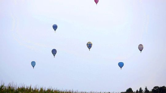 Lot zawodniczy podczas 19. Międzynarodowych Zawodów Balonowych w Nałęczowie 