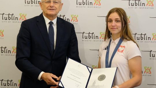 Julia Szeremeta, srebrna medalistka Igrzysk Olimpijskich w Paryżu odwiedziła lubelski ratusz