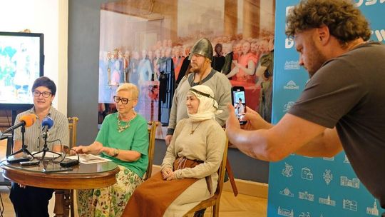 Konferencja prasowa zapowiadającą czwartą edycję Weekendu z Archeologią