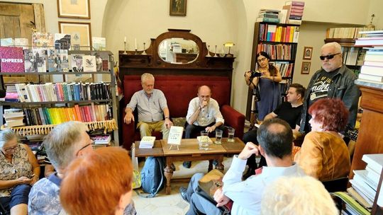 EFS: Spotkanie autorskie z o. Tomaszem Dostatnim OP i Piotrem Nowina - Konopką EFS: Spotkanie autorskie z o. Tomaszem Dostatnim OP i Piotrem Nowina - Konopką