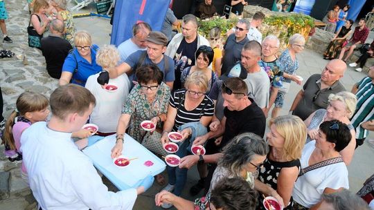 Kolacja z królem czyli degustacja podczas Europejskiego Festiwalu Smaku Kolacja z królem czyli degustacja podczas Europejskiego Festiwalu Smaku