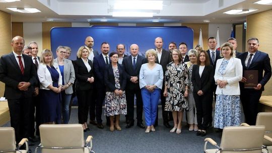 Podpisanie umów o udzielenie dotacji celowej na modernizację drogi dojazdowej do gruntów rolnych.