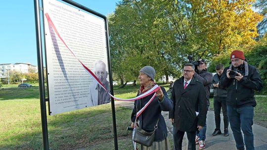 Odsłonięcie tablicy pamiątkowej urbanisty Romualda Dylewskiego