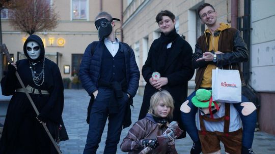 Halloweenowa zabawa z Dziennikiem Wschodnim na lubelskim deptaku