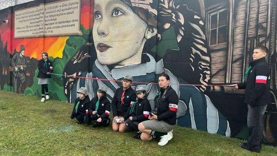 Mural na więziennym ogrodzeniu 