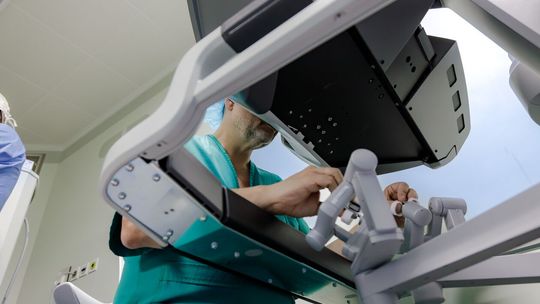 Operacja płuca z pomocą robota da Vinci w Uniwersyteckim Szpitalu Klinicznym nr 4 w Lublinie