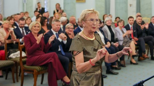 Zespół wokalno-teatralny „Jesienne Promyki” w Pałacu Prezydenckim Zespół wokalno-teatralny „Jesienne Promyki” w Pałacu Prezydenckim