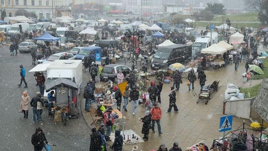 Giełda starci na Placu Zamkowym w Lublinie
