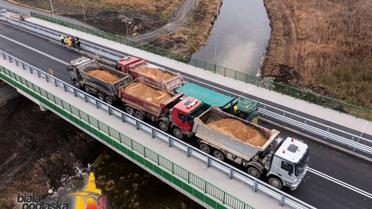 Próby obciążeniowe mostu na Krznie w Białej Podlaskiej Próby obciążeniowe mostu na Krznie w Białej Podlaskiej