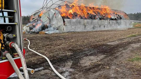 Pożar hali w Kolonii Jelnica Pożar hali w Kolonii Jelnica