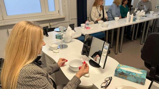 Trening kosmetologiczny dla seniorek