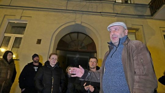 Pękające ściany kamienicy przy ul. Farbiarskiej 2 w Lublinie