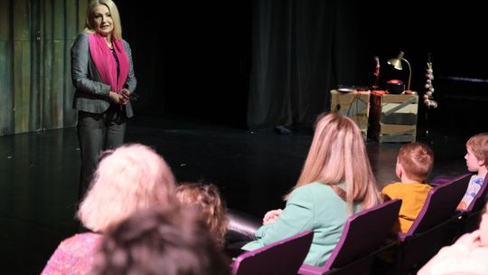 Spektakl lalkowy pt Wilk i trzy świnki oraz leśniczy, co strzeże dziczy, żeby ferie były jak z bajki Spektakl lalkowy pt Wilk i trzy świnki oraz leśniczy, co strzeże dziczy, żeby ferie były jak z bajki