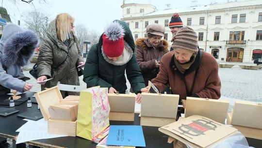 122 rocznica urodzin Józefa Czechowicza: akcja pieczątkowa na deptaku i wystawa w ratuszu