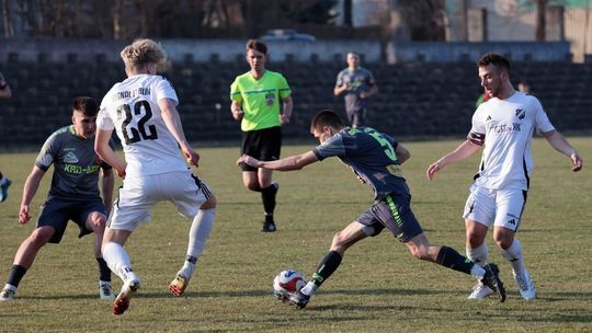 Orlęta przyjezdne i zwycięskie na Boisku Sygnału.