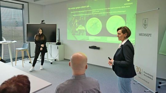 Medisept - wizyta studyjna uczestników projektu Przedsiębiorcza Młodzież z ZSChiPS