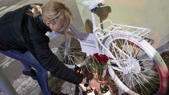 Marcowa masa krytyczna przebiegła w atmosferze zadumy.