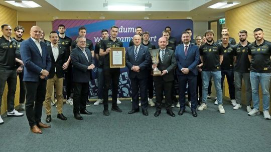 Siatkarze Bogdanki LUK Lublin zdobywcy pucharu CEV CHALLENGE CUP z wizytą u marszałka