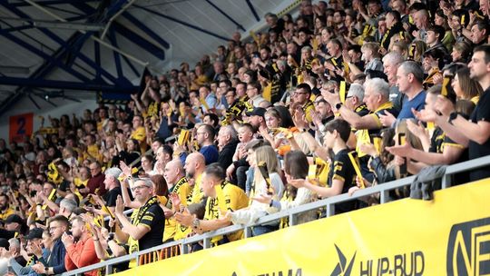 Pełna hala poniosła LUK Bogdankę do zwycięstwa