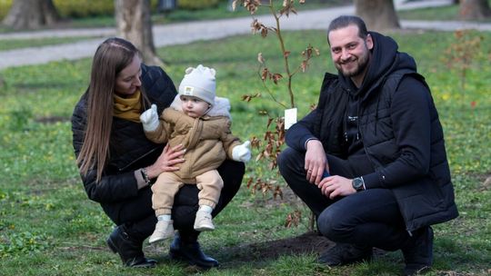 Wrastaj w Hrubieszów - akcja sadzenia drzew w Parku Solidarności