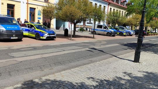 Sprawa flagi Ukrainy na bialskim ratuszu. Konferencja Nowej Nadziei i Jacka Dobrzyńskiego Sprawa flagi Ukrainy na bialskim ratuszu. Konferencja Nowej Nadziei i Jacka Dobrzyńskiego